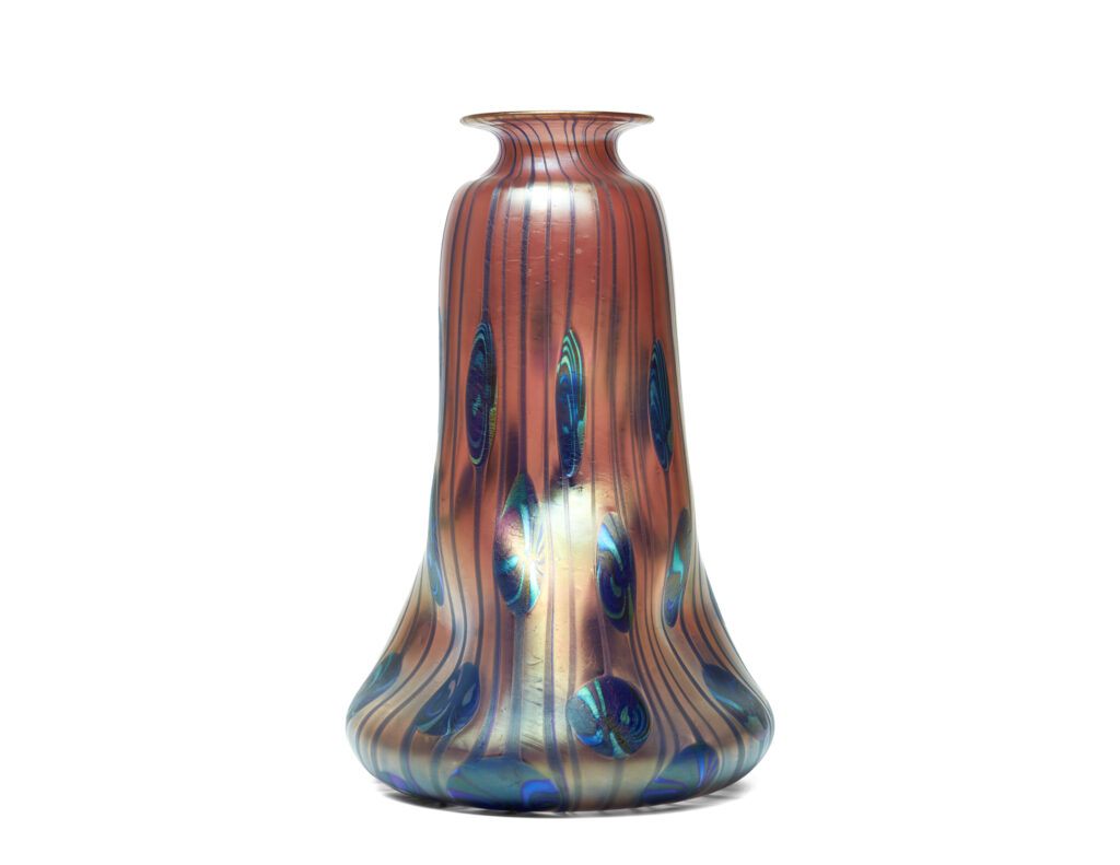 Tall Johann Loetz Witwe Phänomen Genre vase in metallic-red, made in 1902 and inspired by Koloman Moser Streifen und Flecken