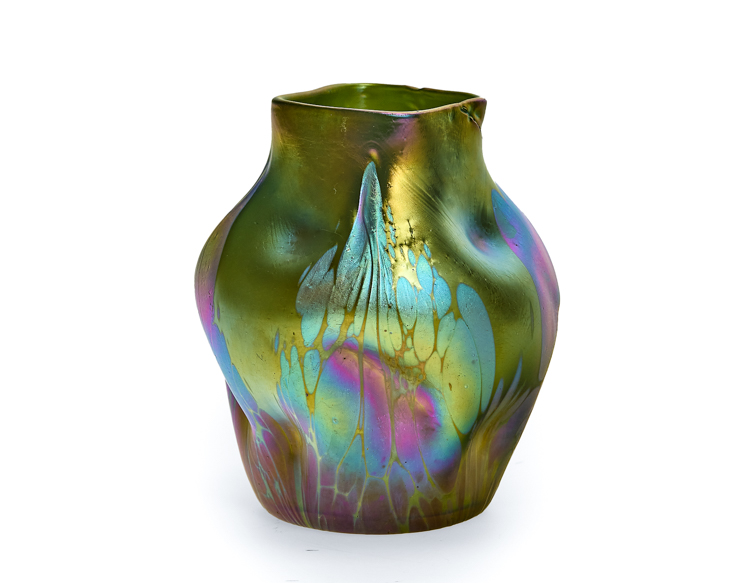 Johann Loetz Witwe Phänomen Genre 2/484 Medici vase blown in ground color Russian Green
