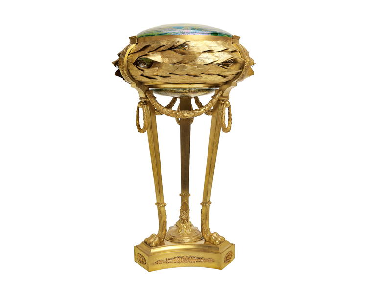 Gilded bronze lamp with neoclassical mount and art glass by Fritz Heckert, Jugendstil design, early 20th century.