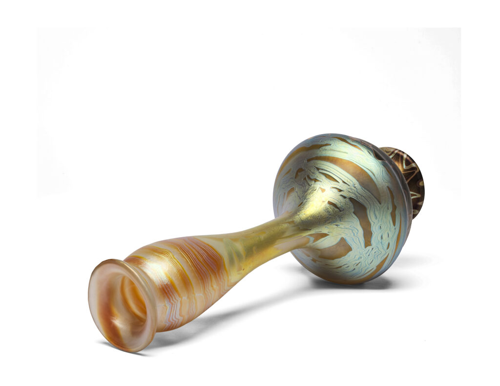 Johann Loetz Witwe Paris 1900 World Exhibition vase executed in Phänomen Genre 387 by Franz Hofstoetter