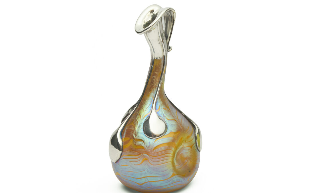 Johann Loetz Witwe – Phänomen Genre 1/4 -Silver-overlay rose sprinkler